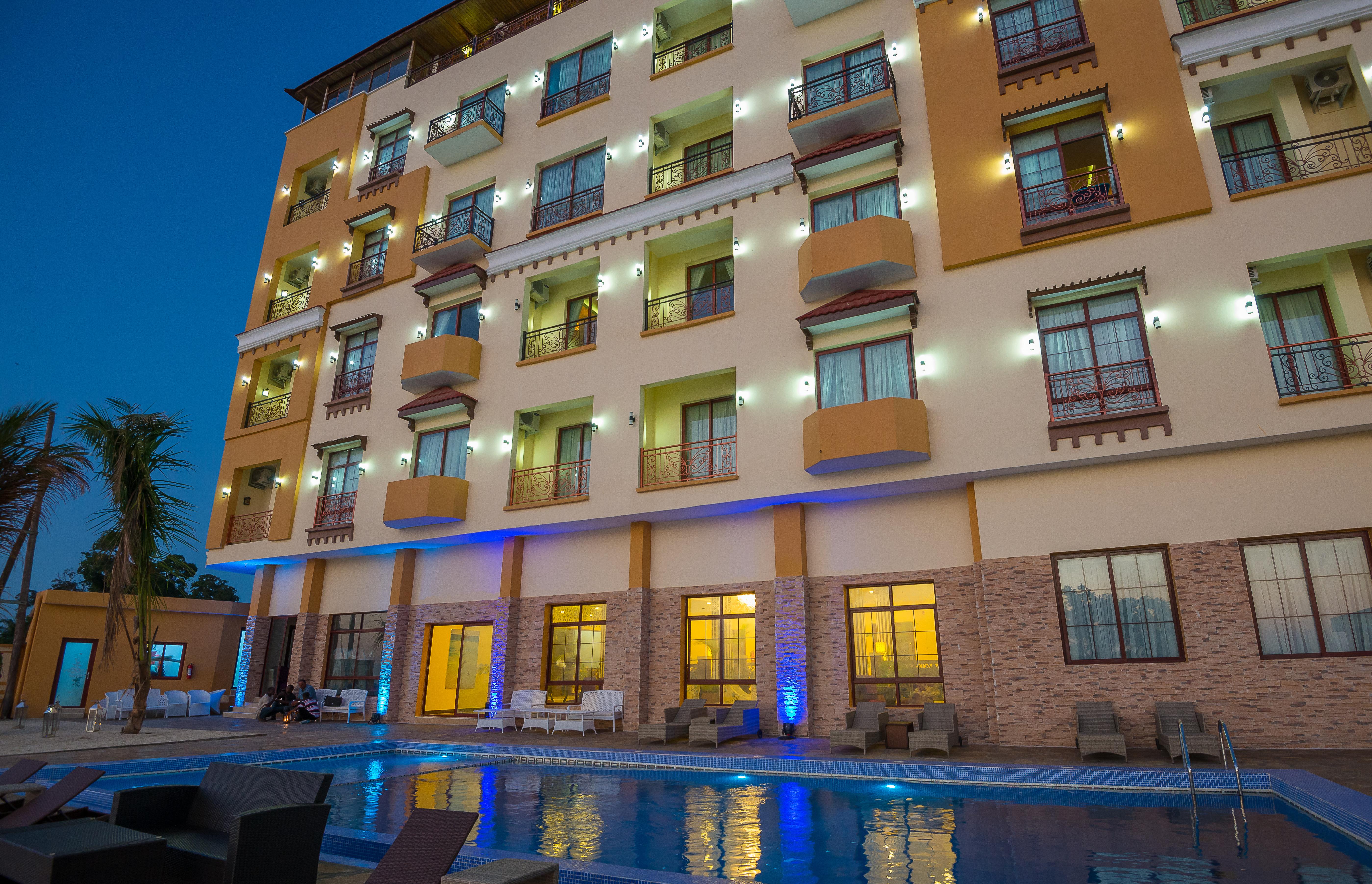Golden Tulip Hotell 4*